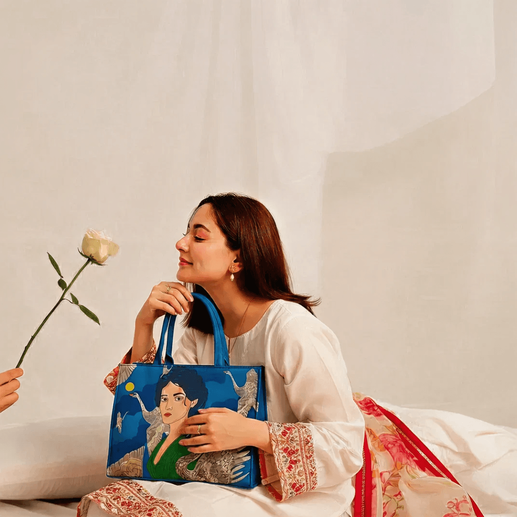 Star wearing Bari Bag